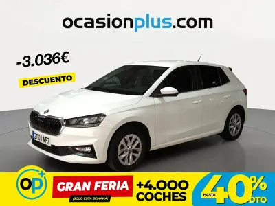 Usado Skoda Fabia Selection 95 CV (69 kW) 2024 Blanco Utilitario