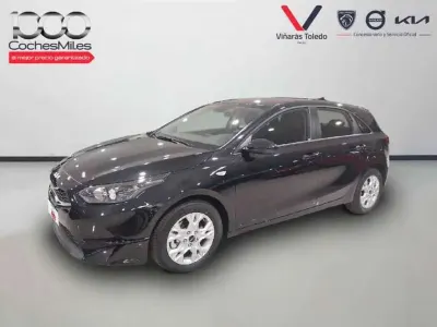 Usado Kia Ceed 136 CV (100 kW) 2024 Negro Utilitario
