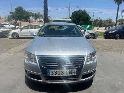 Usado VW Passat Highline 140 CV (102 kW) 2009 Gris / plata Berlina