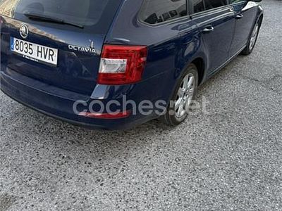 Azul Usado 2010 Skoda Octavia Tour Berlina | 5300 €