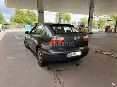 Używany Seat Leon 105 KM (77 kW) 2002 Szary Hatchback