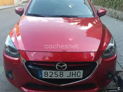 Usado Mazda 2 Style 90 CV (66 kW) 2015 Rojo Berlina