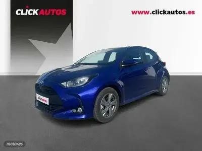 Usado Toyota Yaris Active 116 CV (85 kW) 2025 Azul Utilitario