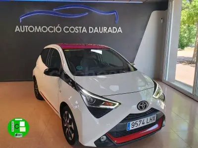 Usado Toyota Aygo X-play 72 CV (52 kW) 2020 Blanco Utilitario