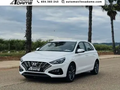 Usado Hyundai i30 110 CV (80 kW) 2021 Blanco Utilitario