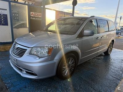 Usado Lancia Voyager Platinum 163 CV (119 kW) 2013 Gris / plata Monovolumen