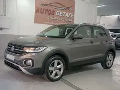 Usado VW T-Cross Sportline 110 CV (80 kW) 2021 Gris SUV