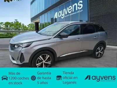 Usado Peugeot 3008 GT 131 CV (96 kW) 2023 Gris SUV