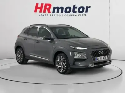 Usado Hyundai Kona Style 141 CV (103 kW) 2020 Gris SUV