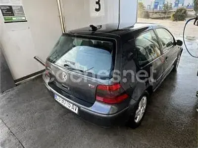 Usado VW Golf IV Highline 110 CV (80 kW) 2000 Gris / plata Berlina
