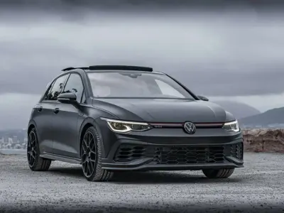 Usado VW Golf VIII GTI 300 CV (220 kW) 2022 Negro Utilitario