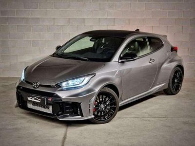 Usado Toyota Yaris 299 CV (219 kW) 2024 Gris Utilitario