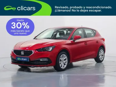 Usado Seat Leon Reference 110 CV (80 kW) 2021 Rojo Berlina