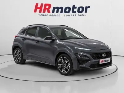 Usado Hyundai Kona N Line 120 CV (88 kW) 2023 Gris SUV