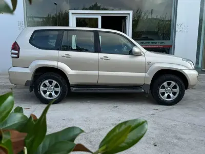 Usado Toyota Land Cruiser 173 CV (127 kW) 2007 Beige SUV