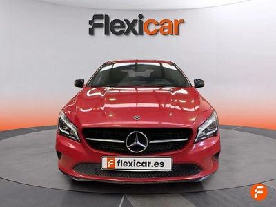 Rojo Usado 2017 Mercedes CLA180 Urban Berlina | 18.990 € (Caro)