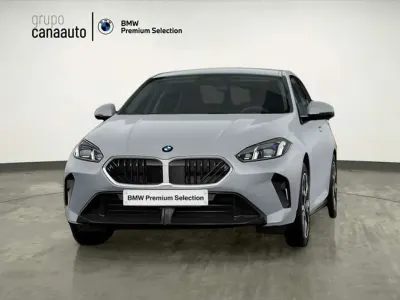 Usado BMW 120 Comfort Edition 163 CV (119 kW) 2025 Gris Utilitario