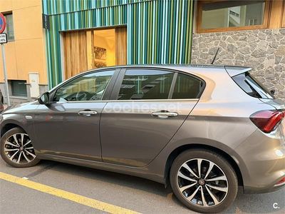 Usado Fiat Tipo Lounge 120 CV (88 kW) 2020 Gris / plata Berlina