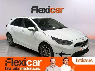 Używany Kia Ceed 120 KM (88 kW) 2024 Biały Hatchback