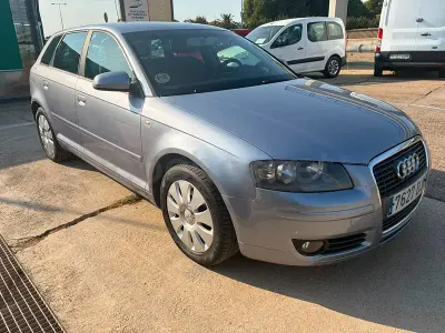 Usado Audi A3 Sportback Ambition 105 CV (77 kW) 2005 Gris / plata Utilitario
