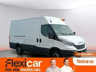 Begagnad Iveco Daily 156 HK (114 kW) 2023 Vit Sedan