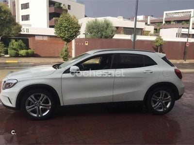 Begagnad Mercedes GLA200 Style 136 HK (100 kW) 2014 Vit SUV