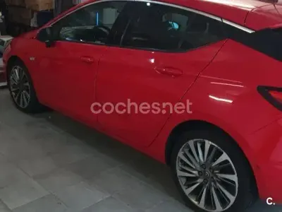 Usado Opel Astra Excellence 136 CV (100 kW) 2016 Rojo Berlina