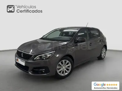 Usado Peugeot 308 Allure 100 CV (73 kW) 2020 Gris / plata Berlina