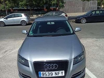 Usado Audi A3 Sportback Attraction 125 CV (91 kW) 2012 Plateado Utilitario