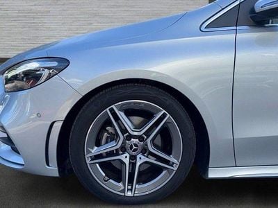 Plata hightech Usado 2025 Mercedes B200 AMG line Monovolumen | 33.690 € (Precio justo)