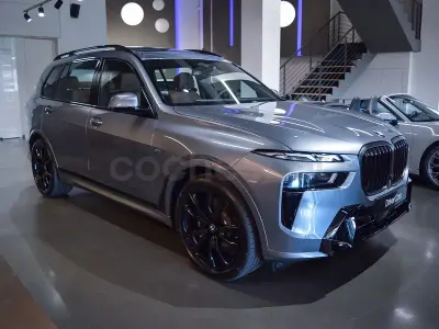 Usado BMW X7 Comfort Edition 352 CV (258 kW) 2026 Gris / plata SUV