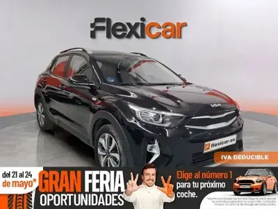 Usado Kia Stonic 100 CV (73 kW) 2021 Negro SUV
