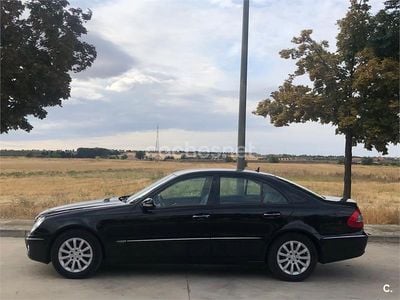 Usado Mercedes E280 Elegance 190 CV (139 kW) 2006 Negro Berlina