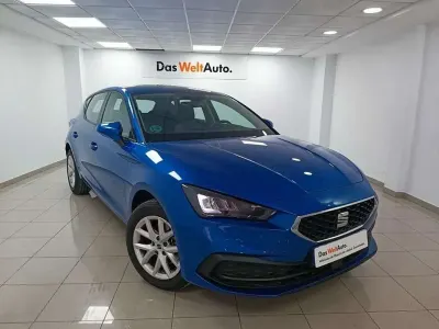 Usado Seat Leon Style 110 CV (80 kW) 2024 Azul Utilitario