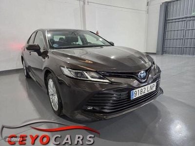 Usado Toyota Camry Advance 218 CV (160 kW) 2021 Marrón Berlina