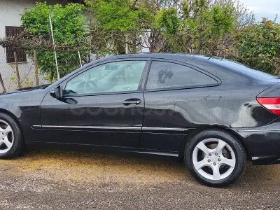 Usado Mercedes CLC200 122 CV (89 kW) 2009 Negro Coupe