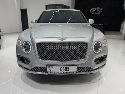 Usado Bentley Bentayga 608 CV (447 kW) 2017 Gris / plata SUV