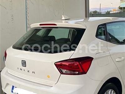 Usado Seat Ibiza Reference 95 CV (69 kW) 2017 Blanco Berlina
