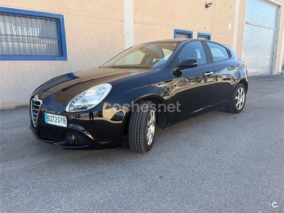 Begagnad Alfa Romeo Giulietta Distinctive 105 HK (77 kW) 2010 Svart Halvkombi
