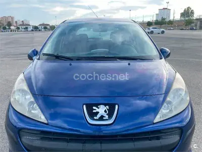 Usado Peugeot 207 70 CV (51 kW) 2006 Azul Berlina
