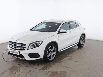 Usado Mercedes GLA180 AMG line 122 CV (89 kW) 2019 Blanco SUV
