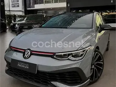 Usado VW Golf VIII GTI 245 CV (180 kW) 2023 Gris / plata Berlina