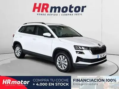 Usado Skoda Karoq Ambition 150 CV (110 kW) 2022 Blanco SUV