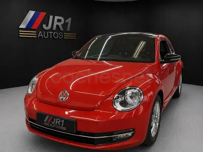 Usado VW Beetle 110 CV (80 kW) 2015 Rojo Utilitario