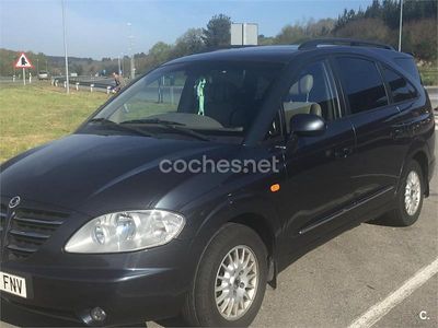 Usado Ssangyong (KGM) Rodius Limited 165 CV (121 kW) 2006 Gris / plata Monovolumen