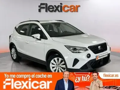 Usado Seat Arona Style 110 CV (80 kW) 2024 Blanco SUV