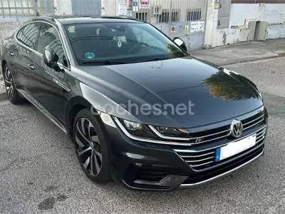 Usado VW Arteon R-line 239 CV (175 kW) 2018 Gris / plata Utilitario