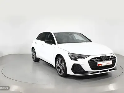 Usado Audi A3 Black Edition 150 CV (110 kW) 2025 Blanco