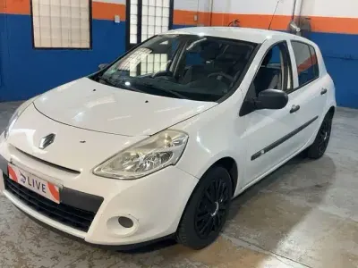 Usado Renault Clio IV 75 CV (55 kW) 2012 Blanco Utilitario