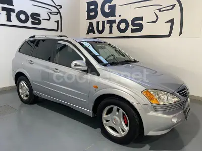 Usado SsangYong Kyron 141 CV (103 kW) 2006 Gris / plata SUV